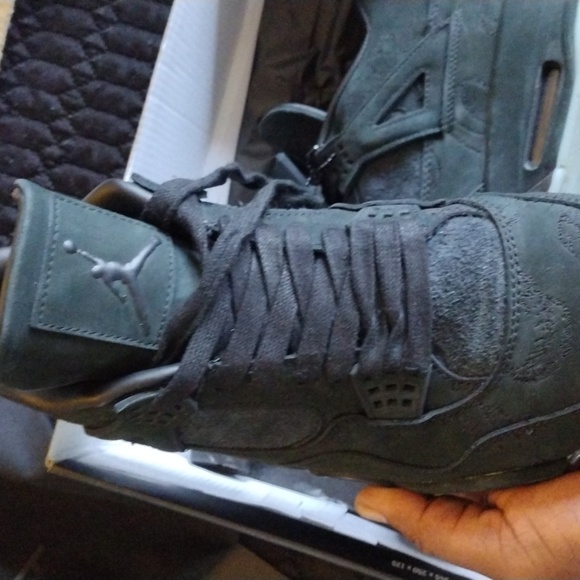 Jordan retro 4 kaws black main image 5